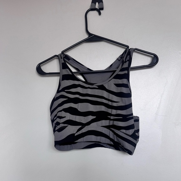 Varley Berkeley Zebra Bra in Medium Gray Black - Picture 4 of 6